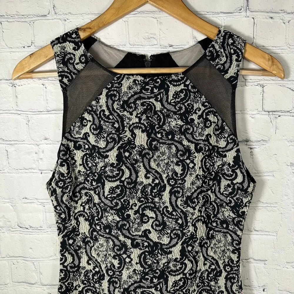 Alice + Olivia Black Cream‎ Damask Jacquard Mesh Sheath Dress Size 2